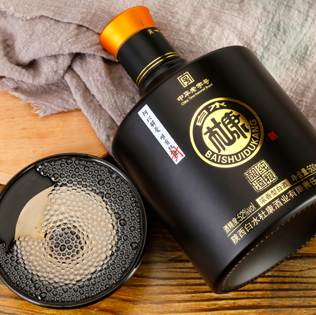 超市里3款酒“真憋屈”!明明是糧食好酒,卻因包裝遭人嫌棄  第7張 超市里3款酒“真憋屈”!明明是糧食好酒,卻因包裝遭人嫌棄  第7張