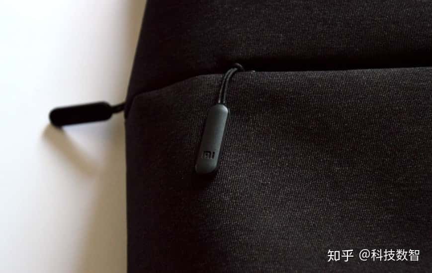 跑步必入實用品推薦——小米運動休閑胸包實測  第7張