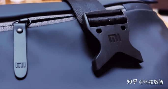 跑步必入實用品推薦——小米運動休閑胸包實測  第12張