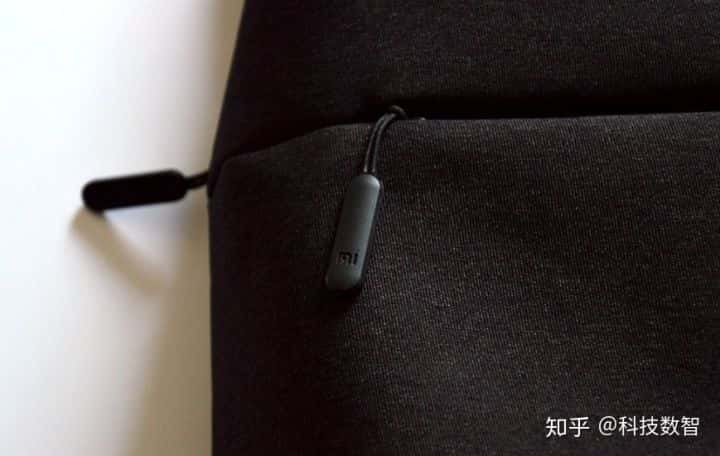 跑步必入實用品推薦——小米運動休閑胸包實測  第8張