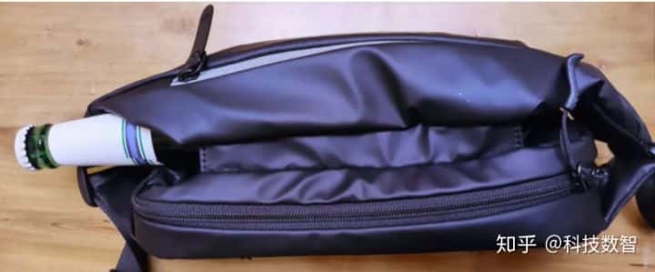 跑步必入實用品推薦——小米運動休閑胸包實測  第6張