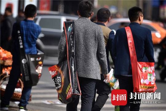 成都糖酒會(huì)出新寵啦！尼龍大挎包（無紡布跨肩袋），你背了沒？  第6張